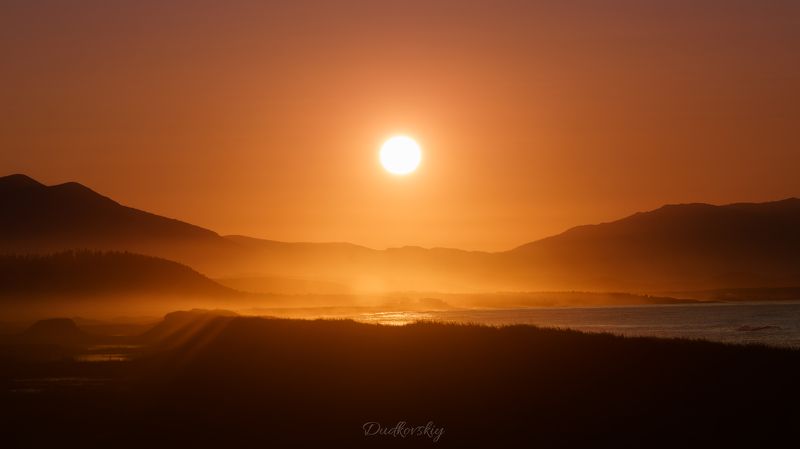 закат туман пейзаж природа Туманный закат фото превью