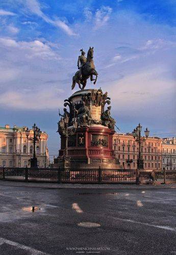 Закат на Исаакиевской площади