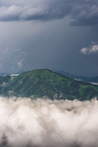 Горы над облаками