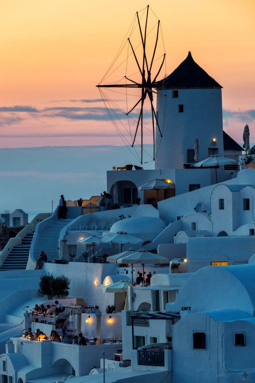 Oia Santotini, Olari Ionut