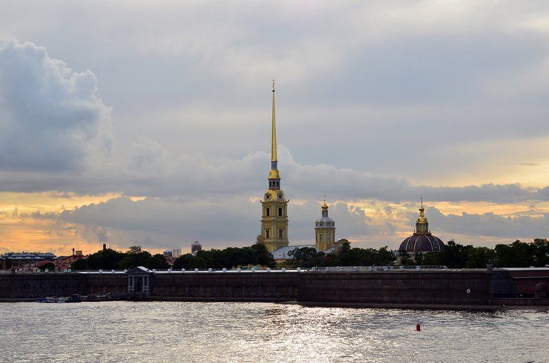 крепость,берег,облака,вечер. Заячий остров. фото превью
