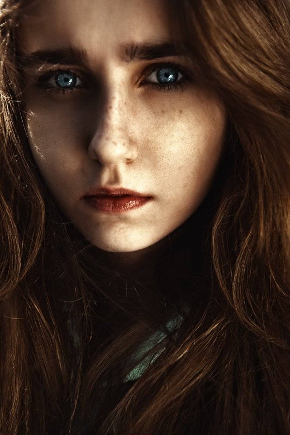 портрет, девушка, крупный портрет, темлые цвета, отрисовка, Dodge & Burning, свет, тень, , Маховицкая Кристина