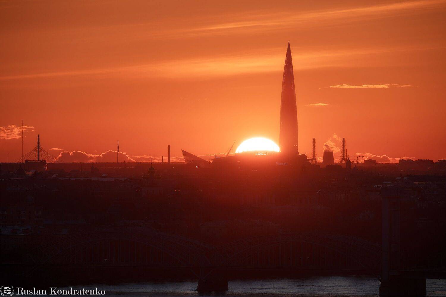 санкт-петербург, закат, лахта-центр, лахта, небоскреб, прострел, мост, финляндский железнодорожный мост, лавра, александро-невская лавра, Кондратенко Руслан