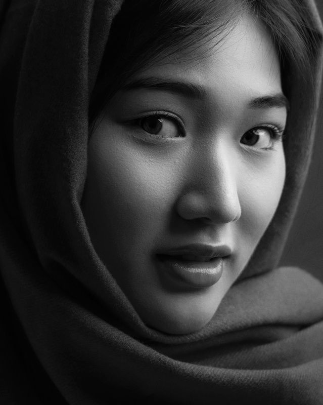 portrait, mood portrait, face, mood, asian, vietnamese, vietnam, eyes, close up, headshot, face, beauty, bw, black and white, monochrome * * * фото превью