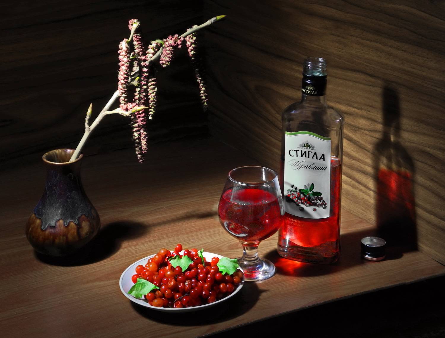 настойка, вино, ягоды, брусника, калина, клюква, малина, ежевика,, Сергей Фунтовой