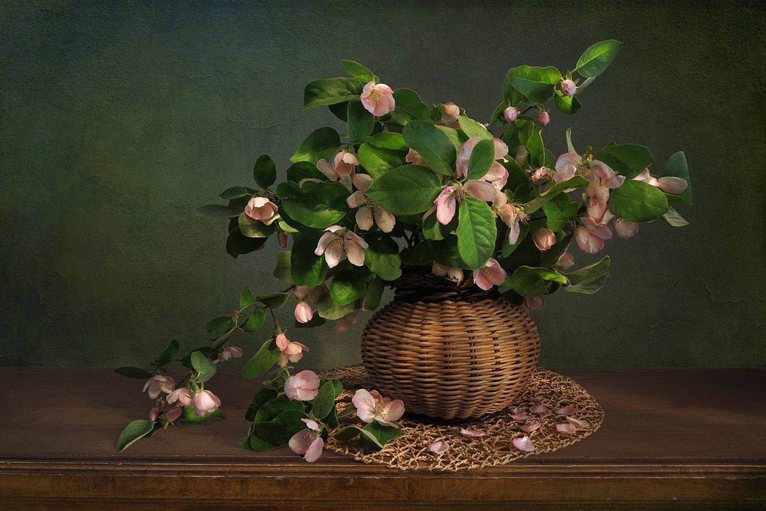 натюрморт,весна,цветы весны,плетеная ваза, Алла Шевченко