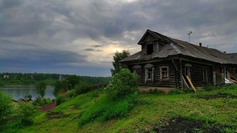 На окраине. фото превью