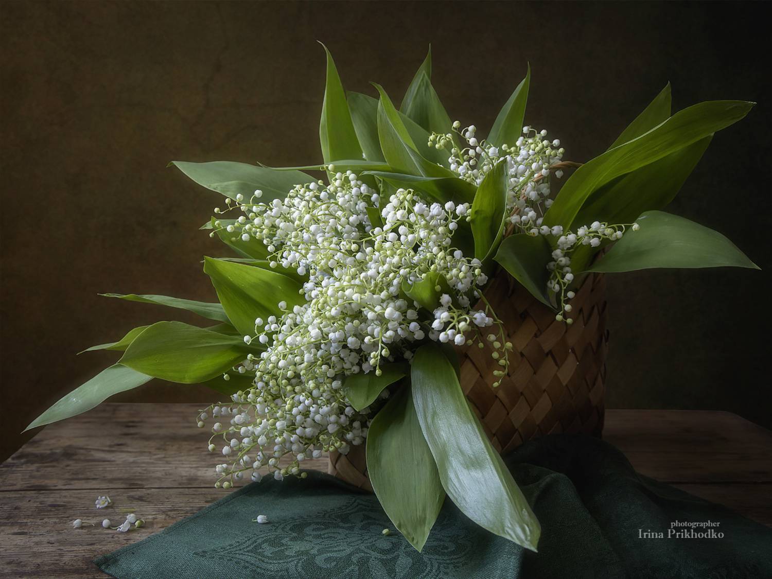 натюрморт, цветы, ландыши, букеты, корзина цветов, , Приходько Ирина