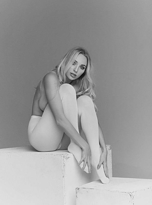 девушка,жанр,портрет,фотография,модель,арт,portrait,photography, middle,nature,soul,свет,girl,canon 35mm, woman,monochome,ню,гламур  фото превью