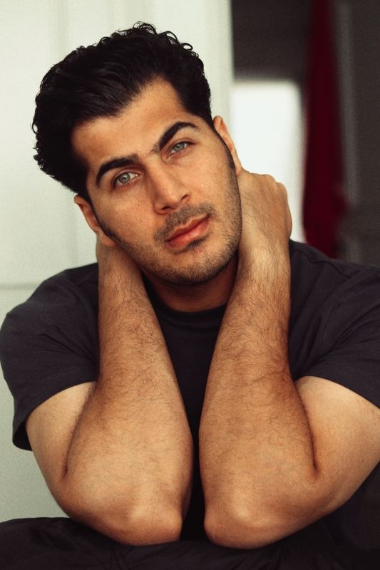 Self portrait фото превью