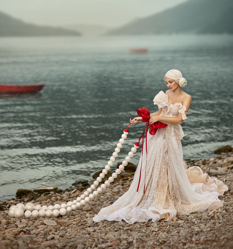 Жемчуг, бусы, девушка, море, кутюр, пышное платье, лодки Жемчужина фото превью