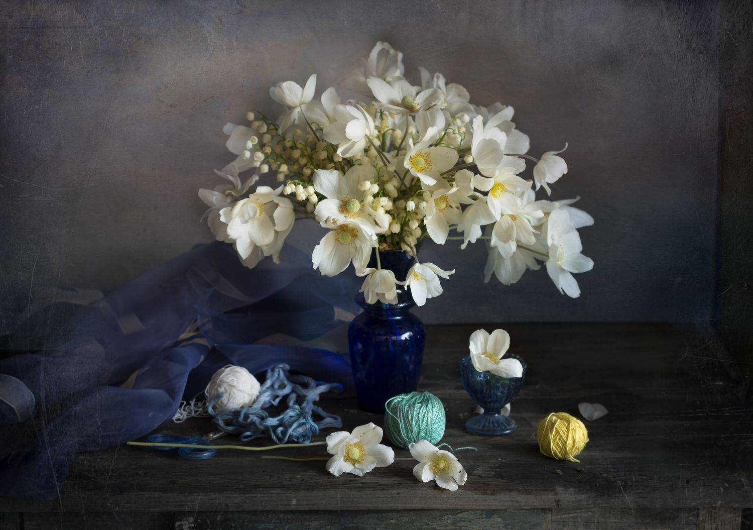 анемоны, ландыши, натюрморт, весна, Зимина Лионелла
