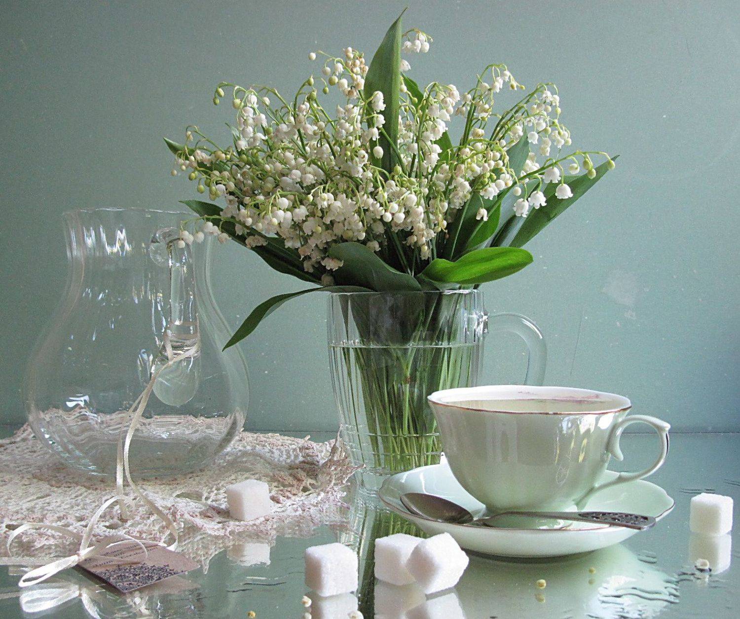 цветы, букет, ландыши, кувшин, кружка, чайная пара, салфетка, сахар, Наталия Тихомирова