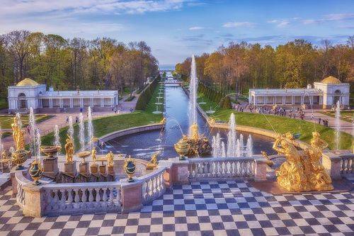 Каскад фонтанов в Петродворце