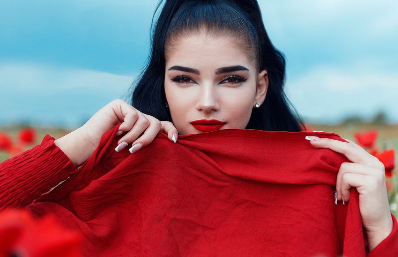 he Red Dress Chronicles: Fields of Desire. фото превью