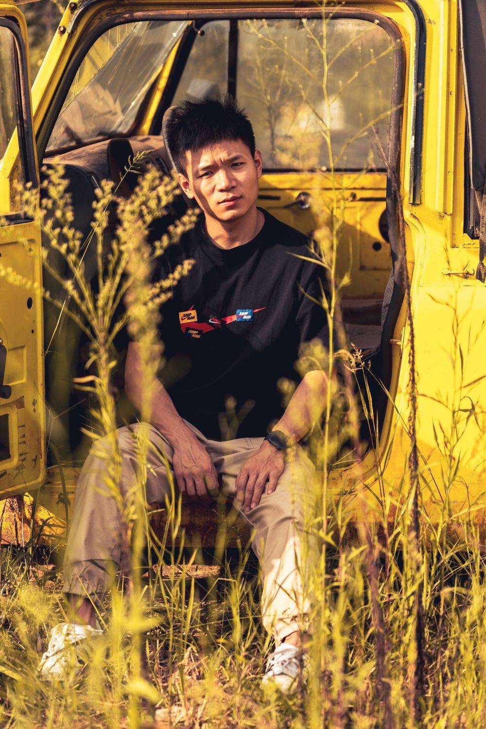 male, man portrait, man, yellow, abandoned, car, nature, trees, sky, china, chengdu, broken, old, Druz Denys