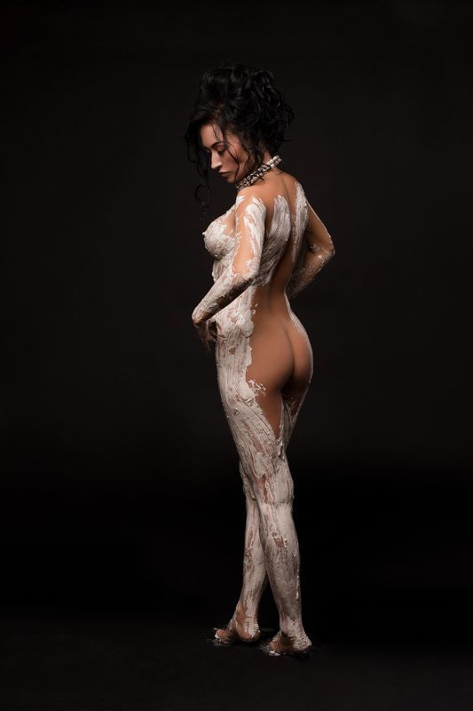 woman; statue; background; makeup; bodyart; face; symbol; person; model; human; girl; fashion; white; art; creativity; body; adult; beauty; sensuality; shadow; soul; women; young; gypsum; antique; topless; nude; naked; concept; acting; sculpture; retro; p Antique statue concept - Sexy naked woman in gypsum bodyart posing in studio фото превью