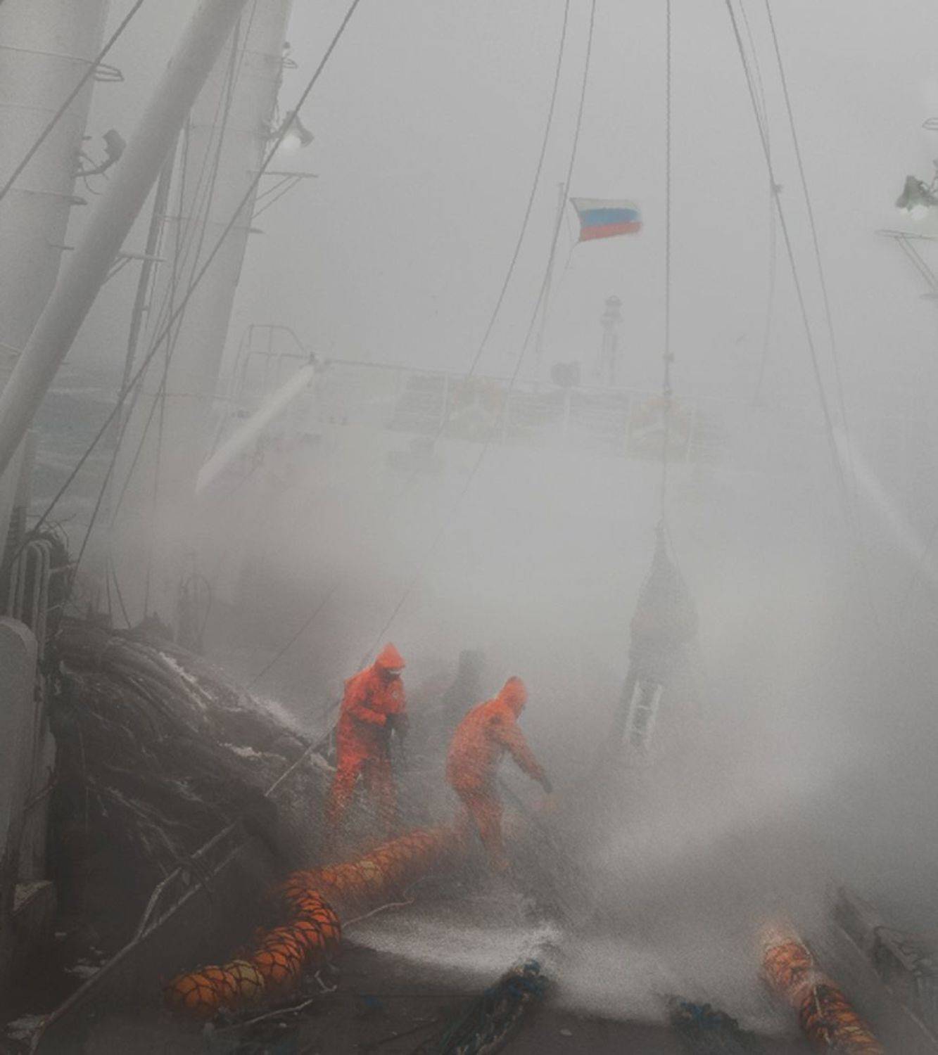 шторм, берингово море, судно, корма, волны, осень, Евгений Паршуков