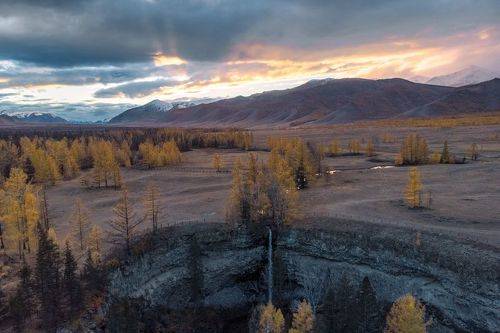 Водопад на реке Малый Жомболок
