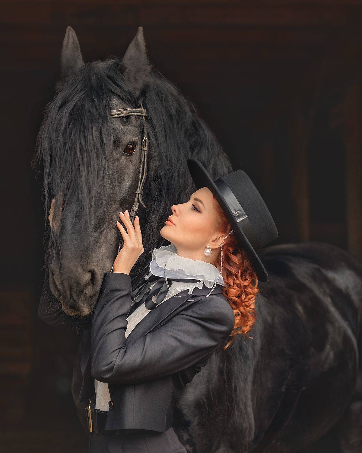 , Елена Михайлова