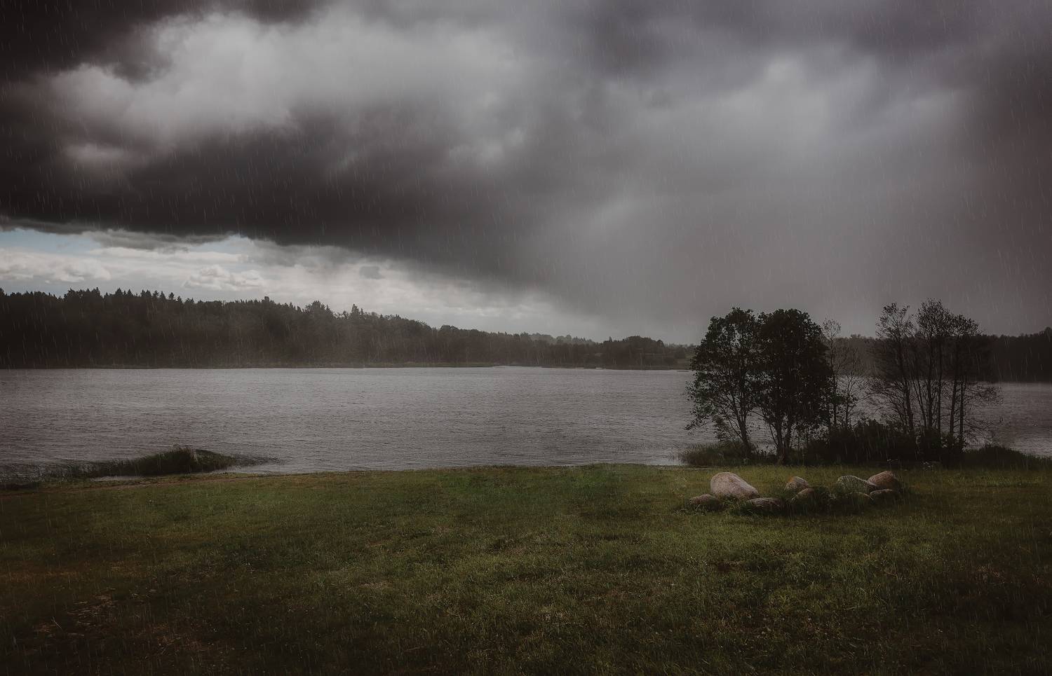 дождь, озеро, тучи, Сергей Аникин