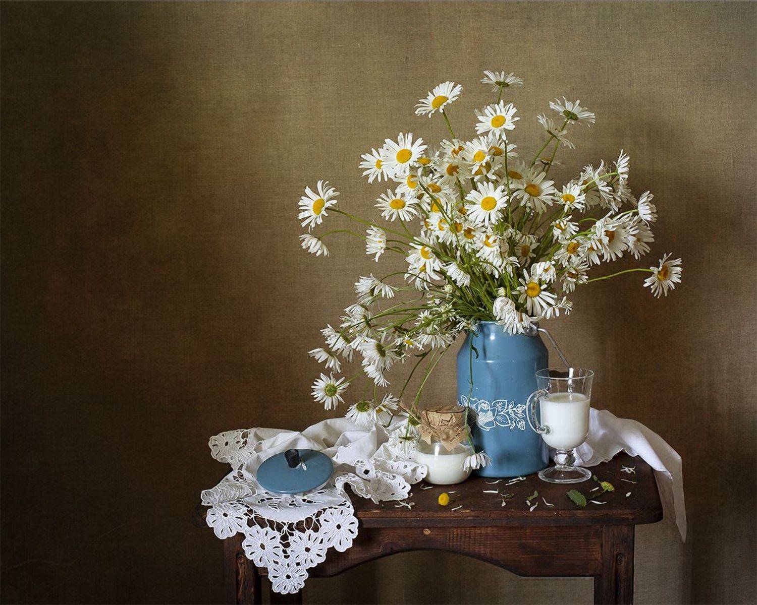 миламиронова, фотонатюрморт, stilllife, натюрмортсбукетом, натюрмортсцветами, лето, ромашки, молоко, бидон, авторскоефото, Миронова Мила