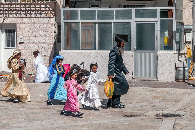 Принцессы на прогулке. фото превью