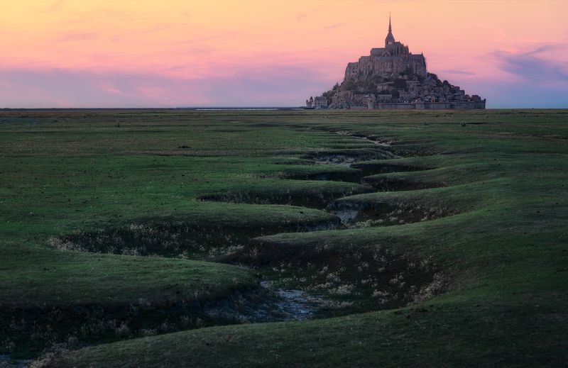 закат, рассвет, вечер, утро, восход, замок, крепость, остров, река, тропа, франция, нормандия, мон-сен-мишель, мон сен мишель, mont-saint-michel, mont saint michel, france, sunset, sunrise, sun, morning, island, fortress, abbey, rural, river, mont saint-m Мон-Сен-Мишель / Mont-Saint-Michel фото превью