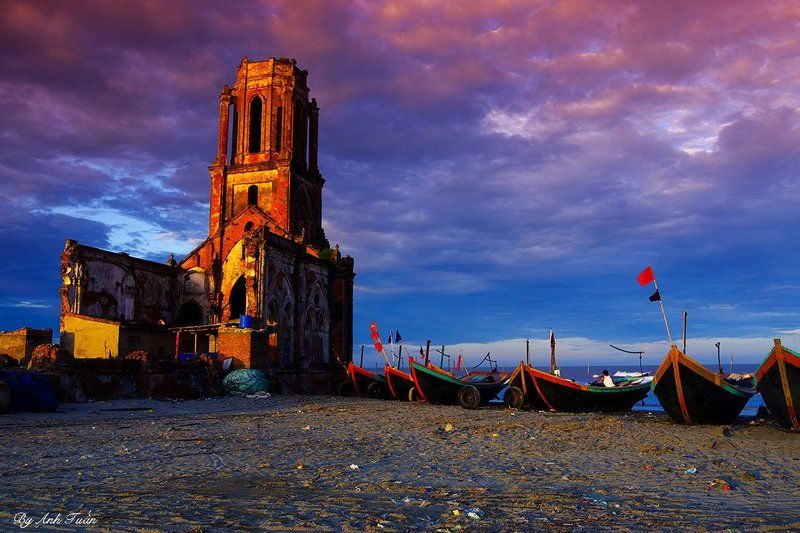 Sunset over the old church фото превью