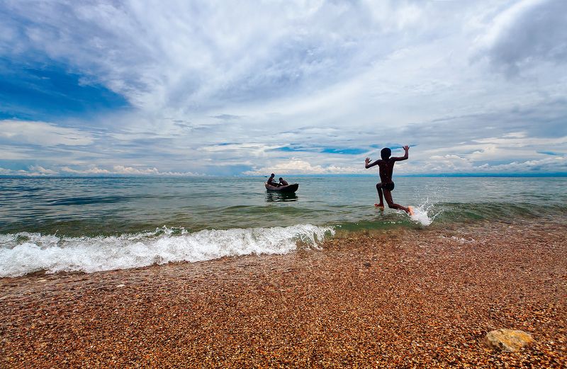 Африка, Танзания, Малави, Ньяса, озеро, простор, дети, лодка, вода, пляж Широкое озеро Ньяса фото превью