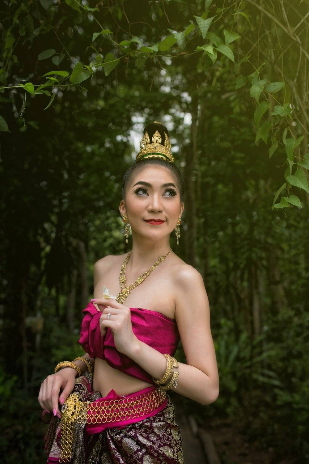 Thai dress. Автор: SUTIPORN SOMNAM girl,asia,thailand,red,cute,beautiful,woman,people,asean,asian,photostock,model,photo,photograqpher,, SUTIPORN SOMNAM