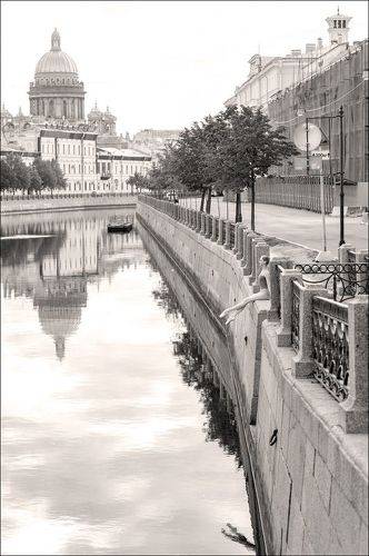 С поцелуева моста