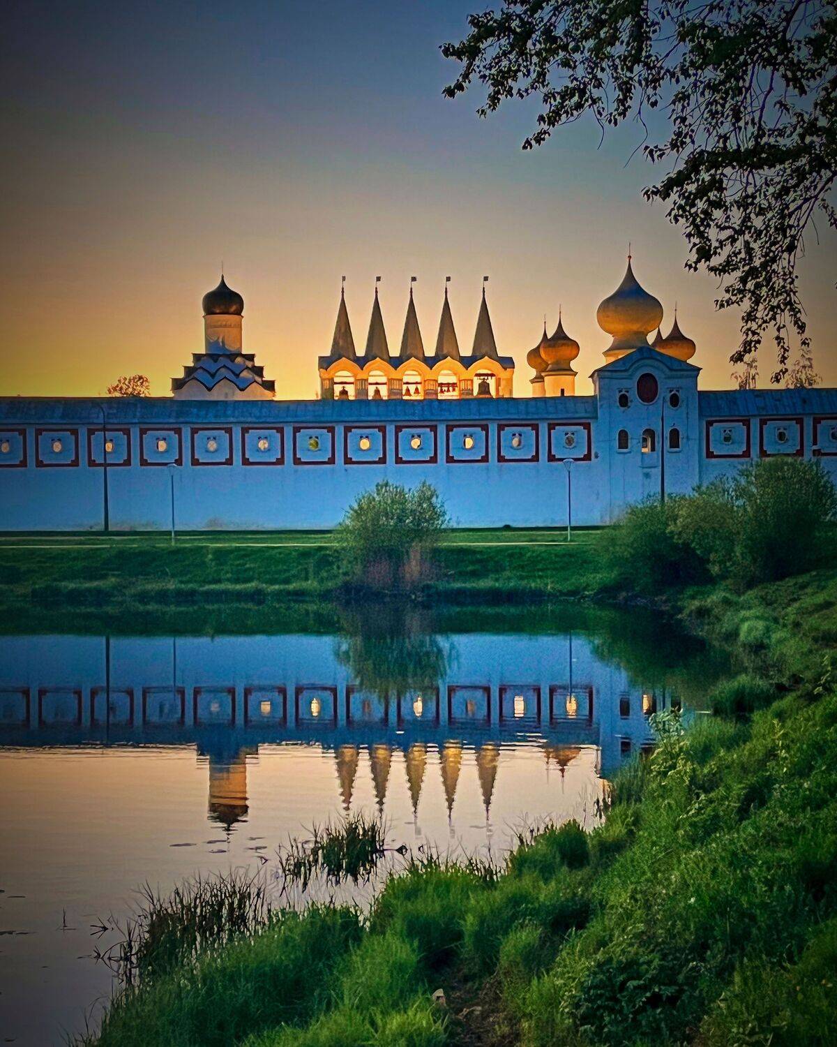 тихвин, монастырь, купола, вечер, закат, пруд таборы, пруд, озеро,, Байдуков Александр