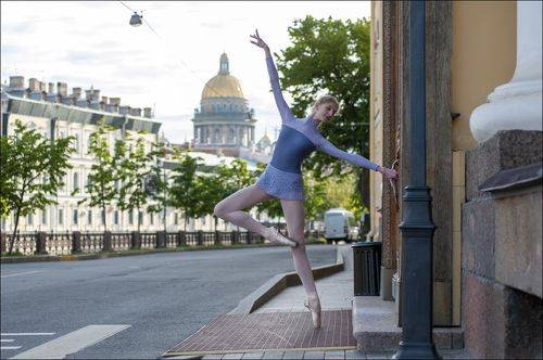 У Юсуповского дворца