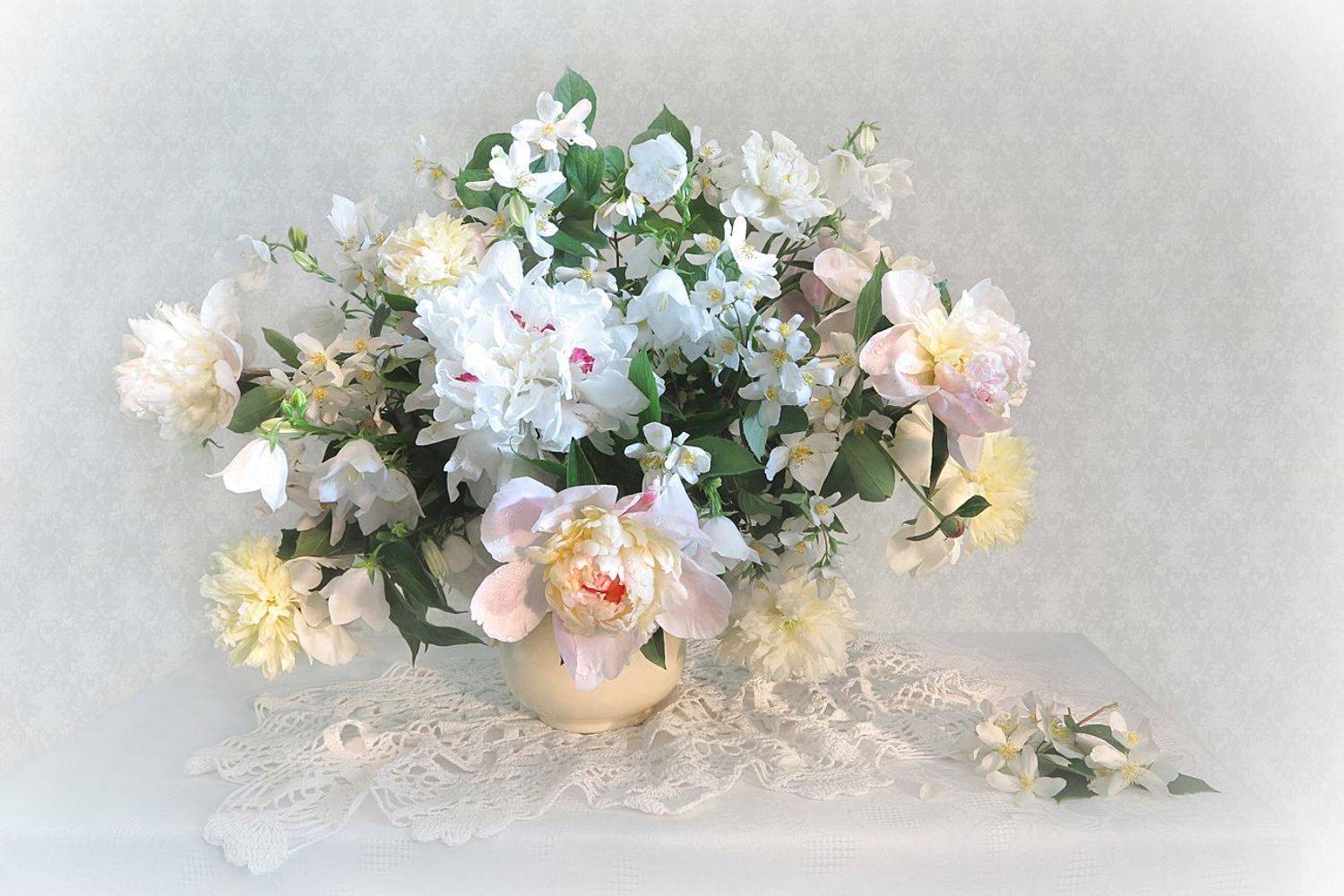 натюрморт,пионы,кувшин,салфетка, Алла Шевченко