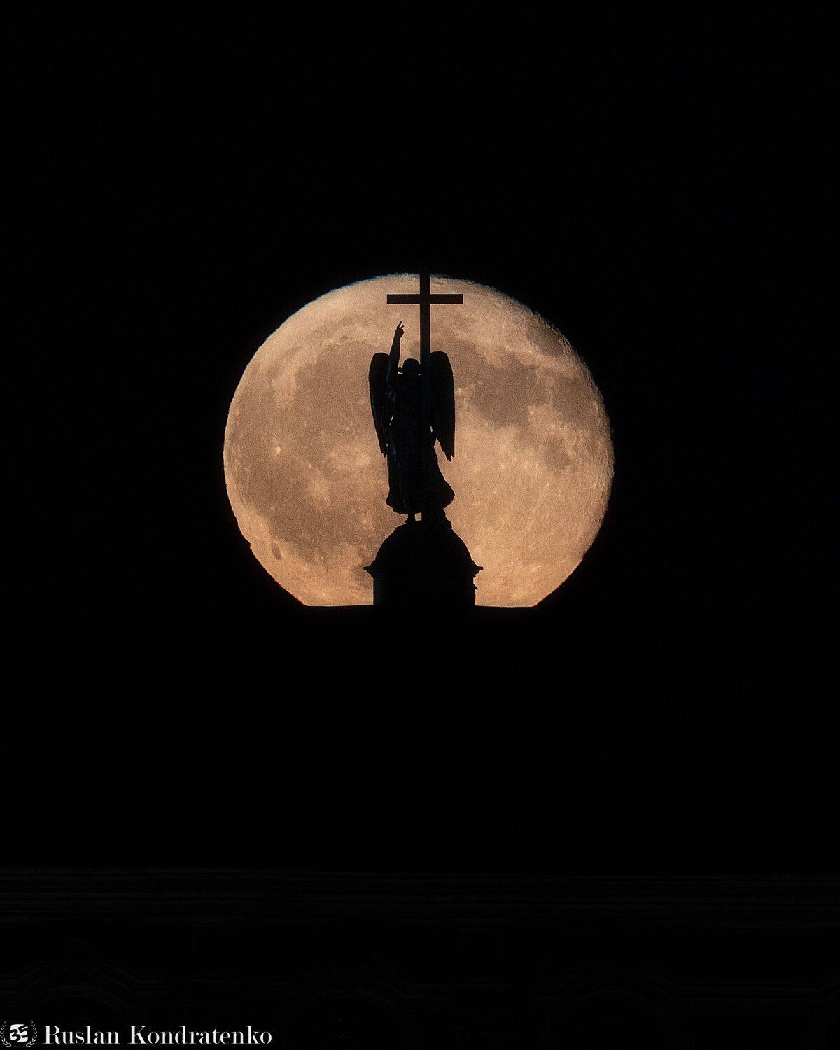 санкт-петербург, александровская колонна, ангел, полнолуние, луна, ночь, прострел, Кондратенко Руслан