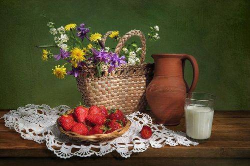 С клубникой