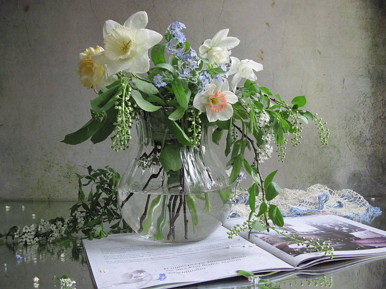 цветы, букет, нарциссы, незабудки, черемуха, вишня, салфетка, каталог, Наталия Тихомирова