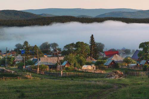 Рассвет в уральской деревне