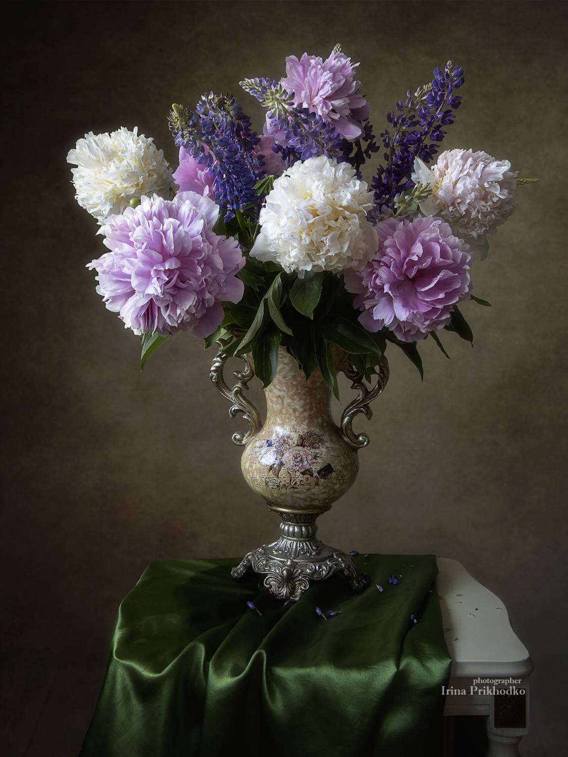 натюрморт, цветы, букеты, пионы, люпин, Приходько Ирина