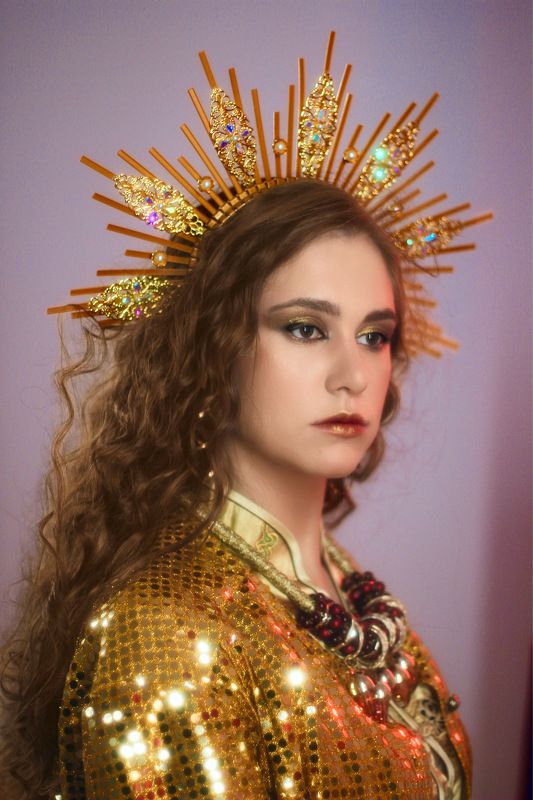 Золото, корона, портрет, девушка, королева  Знак зодиака Лев фото превью