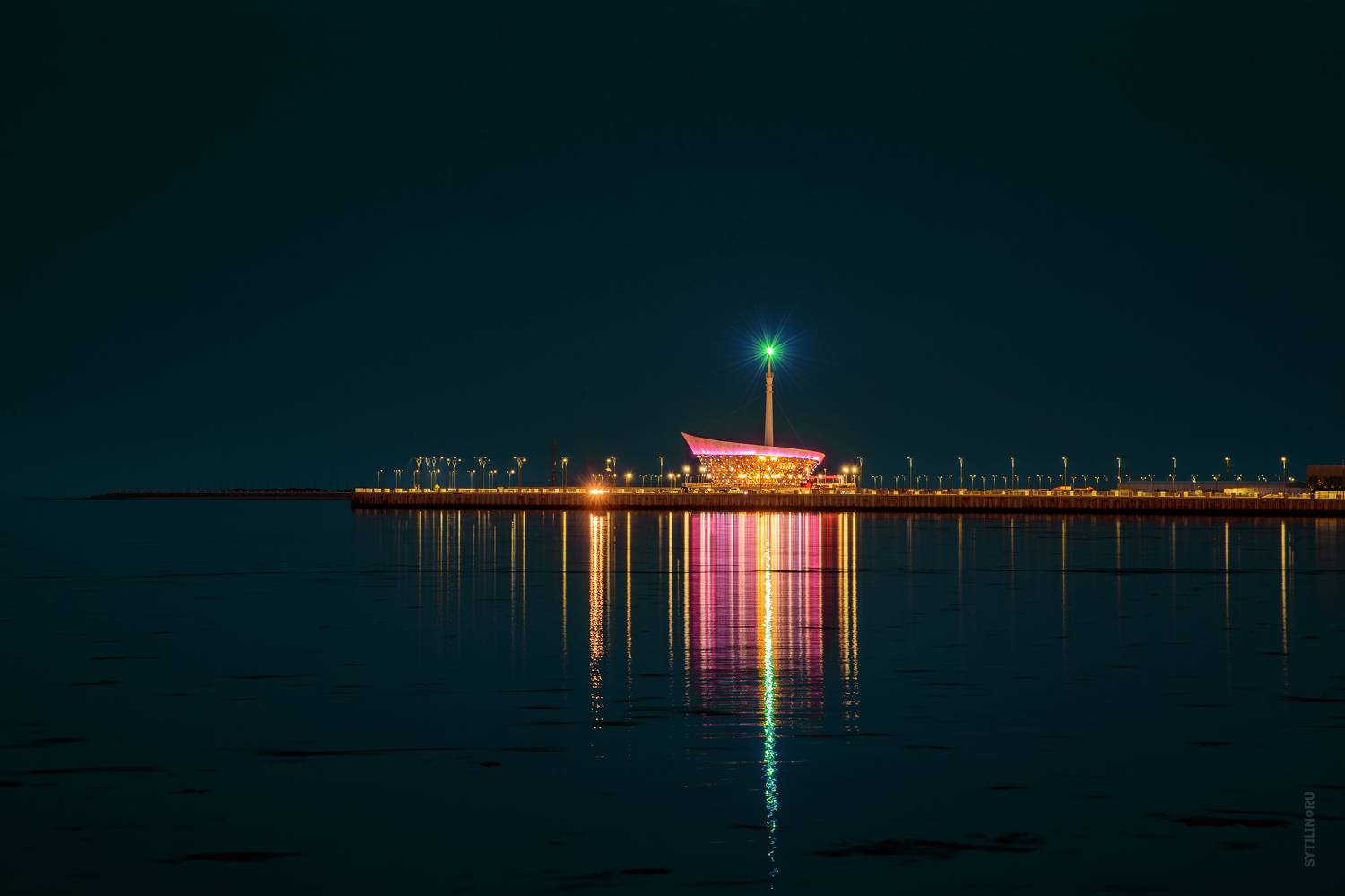 маяк, ресторан, каспий, каспийское море, архитектура, ночной, пейзаж, достопримечательность, яркий, ночь, город, побережье, набережная, Сытилин Павел