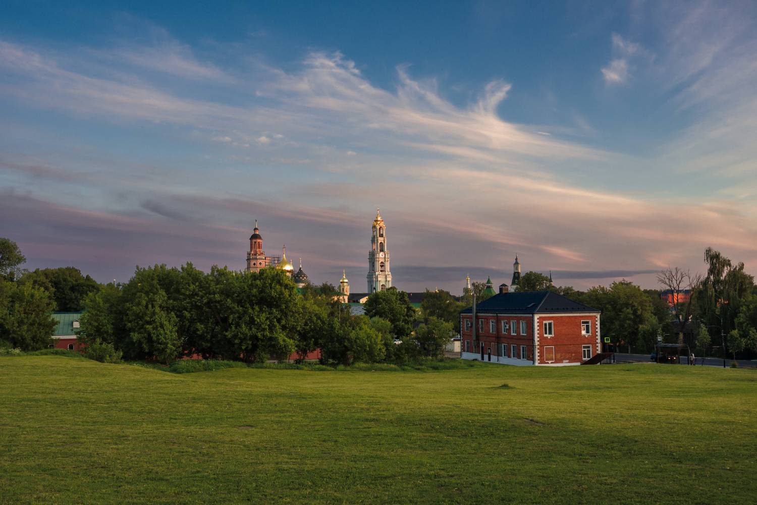 вечер,закат,город,небо,облака,колокольня,храм, Виталий Полуэктов