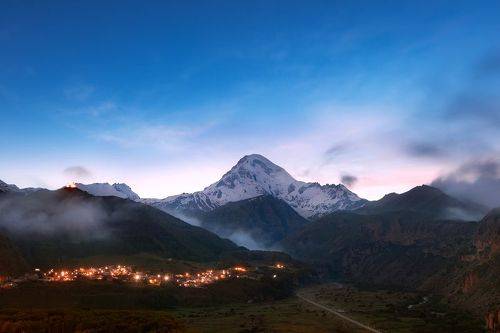 Казбек на закате