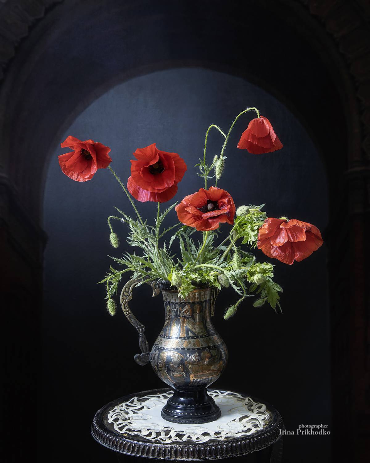 натюрморт, цветы, лето, маки, черный фон, Приходько Ирина