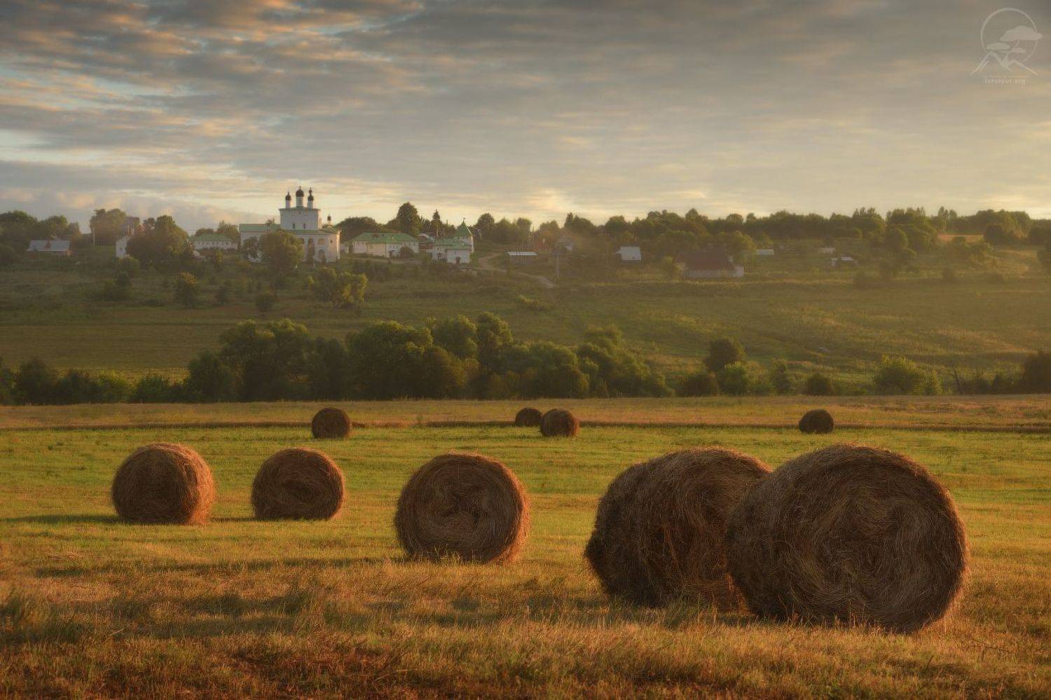 деревня, лето, закат, храм, стога, рассвет, фототуры выходного дня, Гордиенко Анатолий