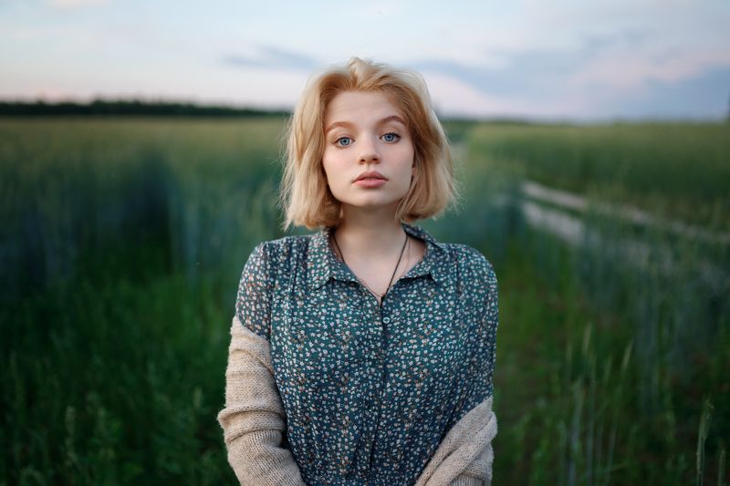 поле, закат, девушка, платье Елизавета фото превью