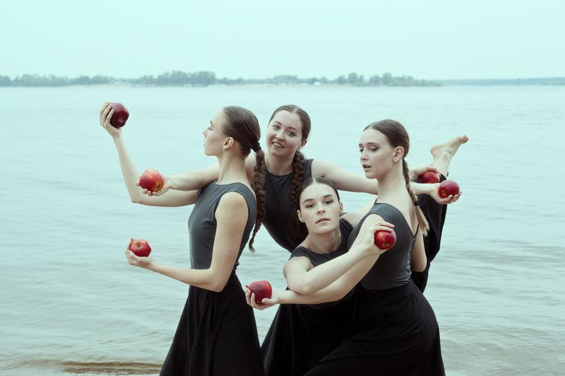 девушки, река, портрет *** фото превью