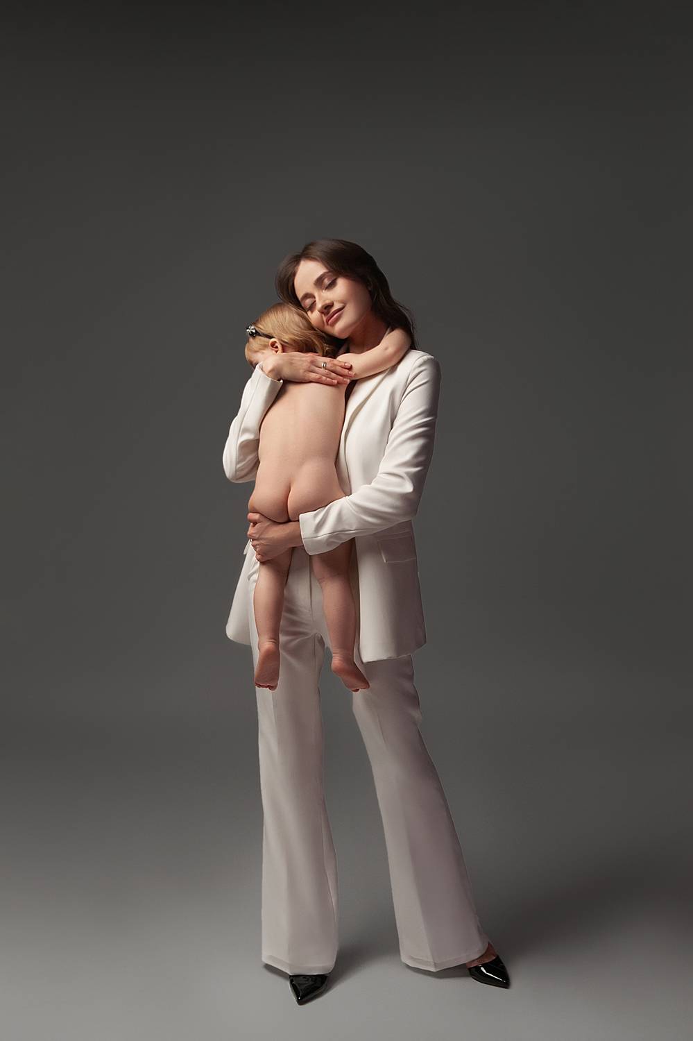 mom and baby, mom, mother, maternity, love, baby, family, babyphoto, familyphoto, children, childrenphoto, childrenphotography, мама, мама и малыш, мать и дитя, малышка, дочка, любовь, портрет, студийный портрет, семейный портрет, детский портрет, Ману Фалько