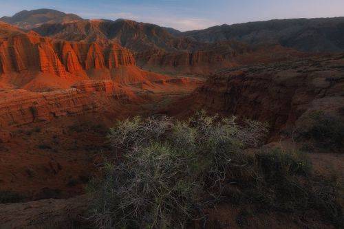 Каньон Конорчек под первыми лучами солнца